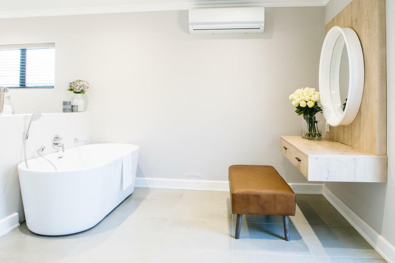 30 On Whites Guesthouse Bloemfontein Bagian luar foto